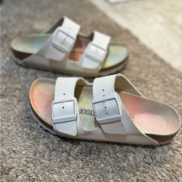 Birkenstock white sandals with colorful footbed. Size 37 or 6.5 US - Picture 5 of 6